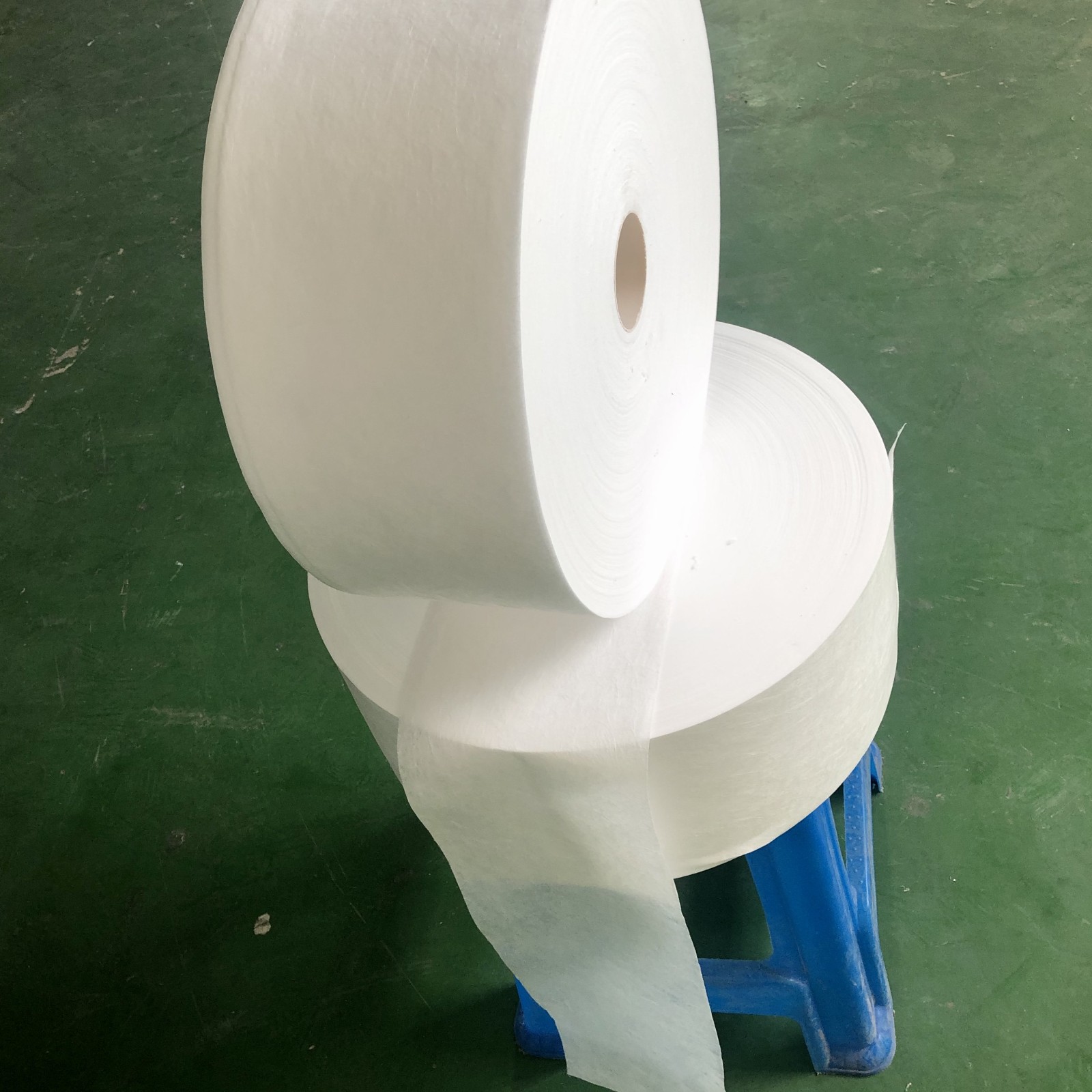 Meltblown non-woven fabric